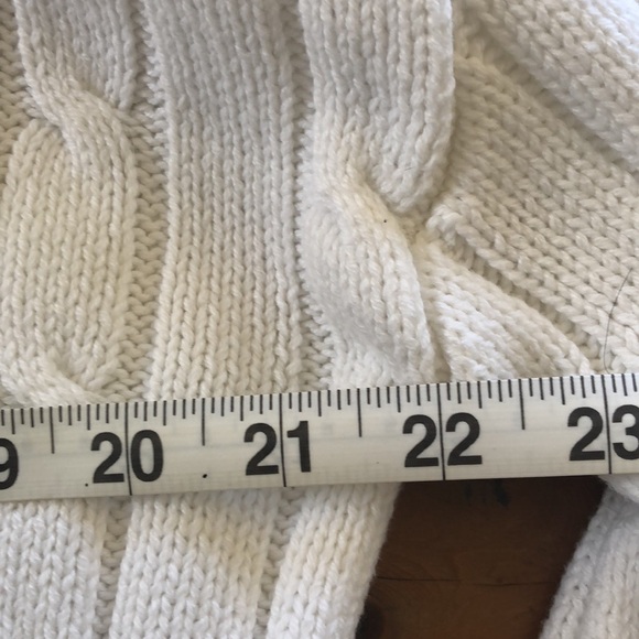 Cropped Sweater - Picture 5 of 6